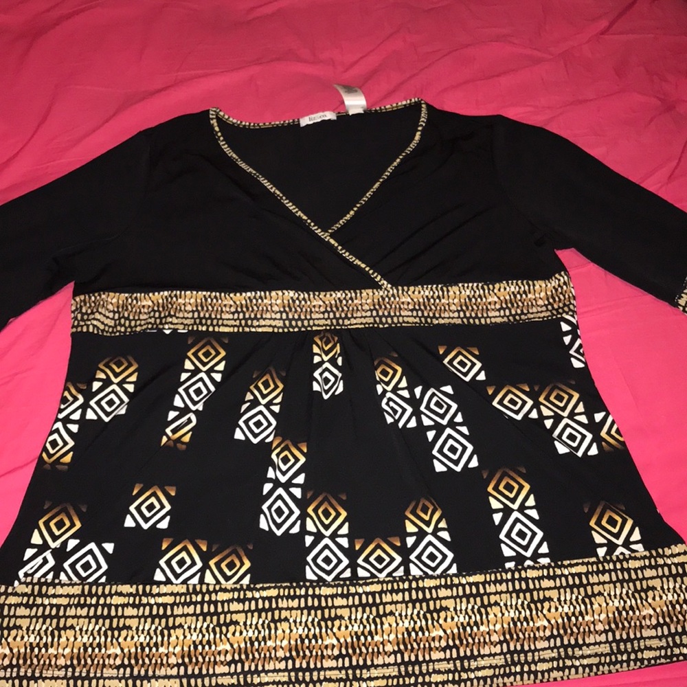 Blouse with peasant sleeves